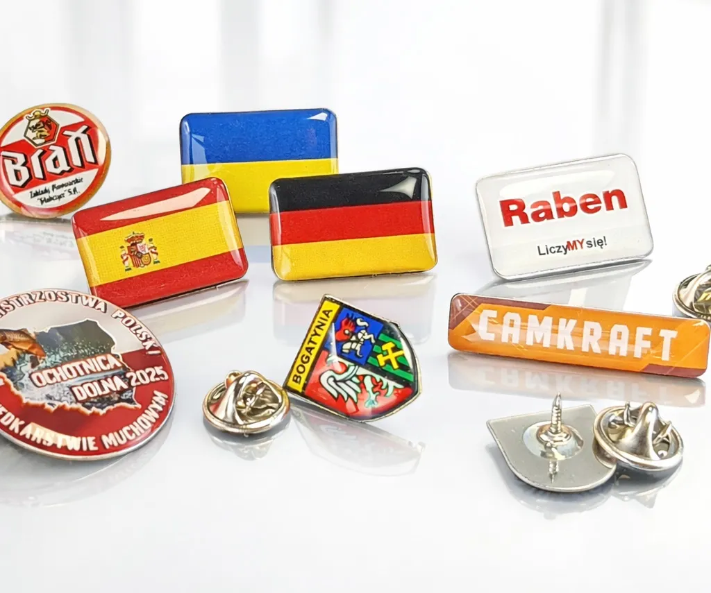 Znaczki Z Naklejką Wypukłą